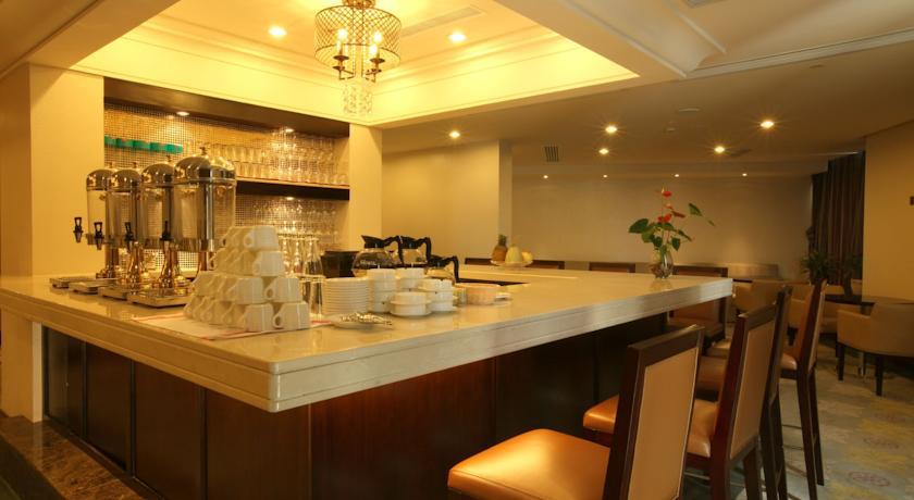 The La Hotel 新世界伟瑞酒店 Шэньчжэнь Экстерьер фото